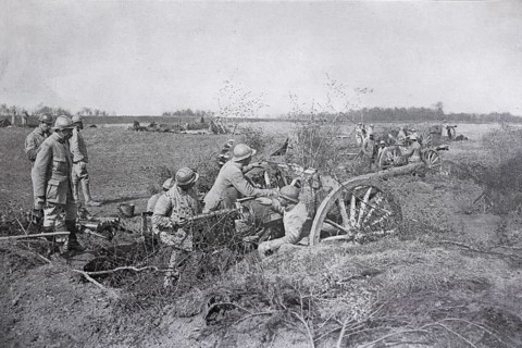 Battery of 75 ready to fire, 1917, France, Europe