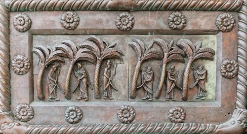 Disputing Prophets, detail Porta di San Ranieri, sculptor Bonanus of Pisa, Bonanno Pisano, 1180,