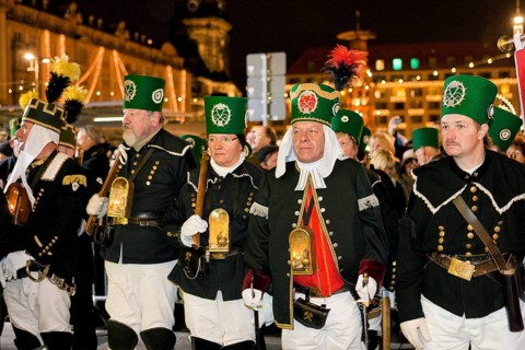Striezelmarkt, which has been organised since 1434, is the oldest Christmas market in Germany and