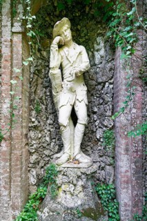 Poor demolished beggar, allegory of the simple life, niche figure, rococo, park or garden, Villa