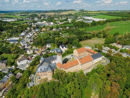 Voigtsberg Castle, later called Voigtsberg Castle, is a typical hilltop castle of the High Middle