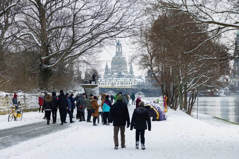 The art object Erwin 21 attracts many walkers along the banks of the Elbe