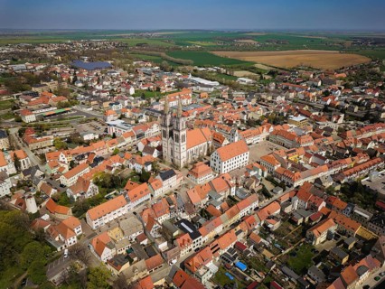 Oschatz in Central Saxony, St. Ägidien town church with Neumarkt and town hall