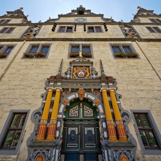 Main portal with colourful wood carving on Münden Town Hall, Weser Renaissance, Hann. Münden or