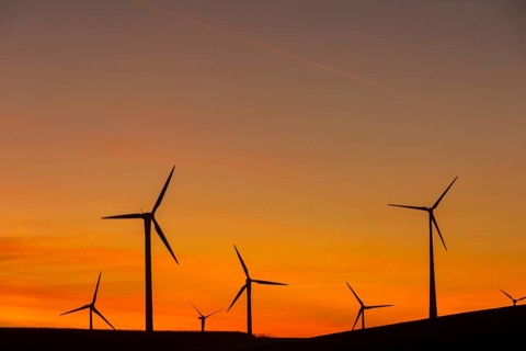 Date of commissioning: Only possible with the Premium version 12 wind turbines: Neg Micon NM64 1500