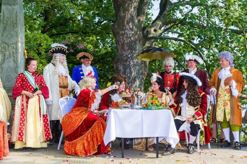 Pleasure gondolas in 1719 The 300th anniversary of the prince's wedding in 1719 was celebrated in