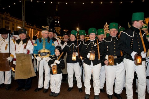 Striezelmarkt, which has been organised since 1434, is the oldest Christmas market in Germany and