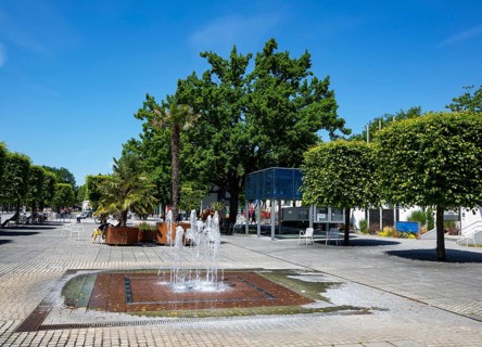 Fountain at the Kurallee, Bad Füssing, Lower Bavaria, Bavaria, Germany, Europe