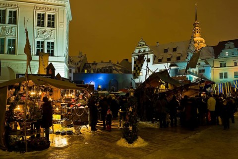 The nostalgic Christmas market in the stable yard of Dresden's Residence Palace also offers quiet