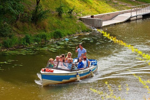 Leipzig, water hiking on the Karl Heine Canal