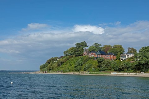 Houses above the beach, trees, Glücksburg, Schleswig-Holstein, Germany, Europe