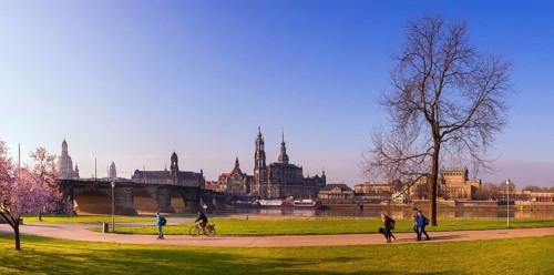 Spring on the Königsufer in Dresden