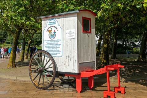 Historic changing trolley, beach, Glücksburg, Schleswig-Holstein, Germany, Europe