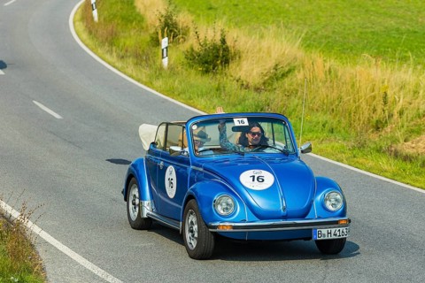 A drive for vintage vehicles. Skilful handling of the vehicle, finding the route by means of the