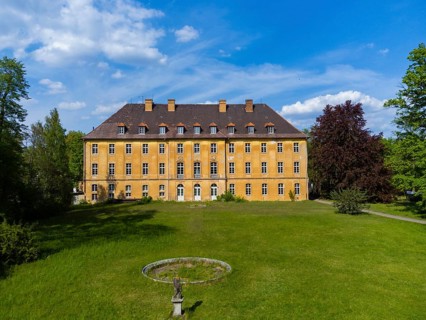 The New Uhyst Castle is located on the northern edge of the town of Uhyst in the Saxon district of
