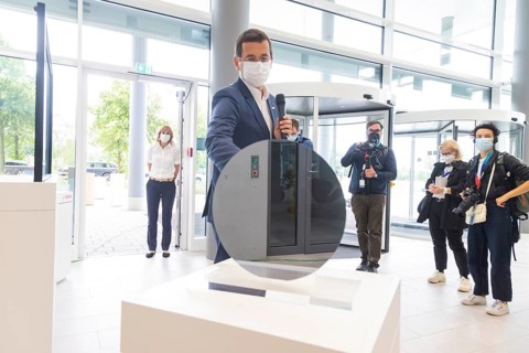 Minister of Economics Martin Dulig visited the newly built Bosch semiconductor factory in Dresden