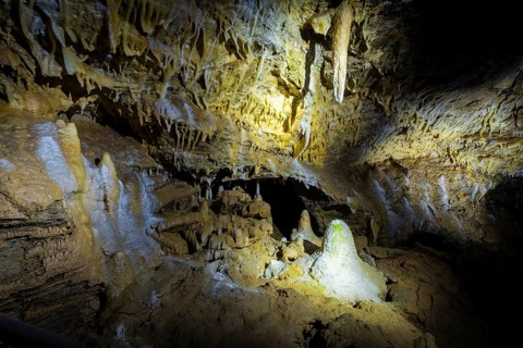 Dragon Cave Syrau