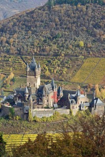 View of Reichsburg Castle near Cochem, Moselle, Rhineland-Palatinate, Germany, Europe