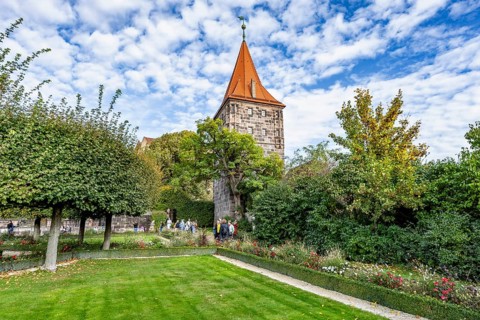 Tiergärtnertorturm, Burggarten, Kaiserburg, in autumn, Nuremberg, Middle Franconia, Bavaria,