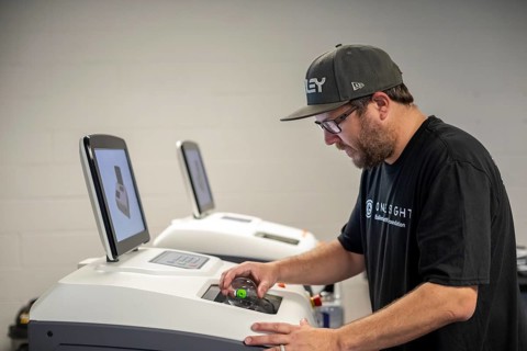 Detroit, Michigan, The OneSight Foundation organized a free clinic that offered eye exams and