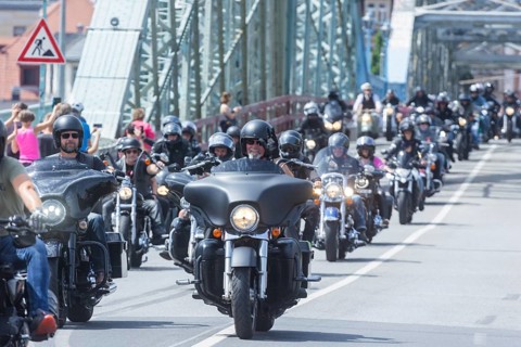 Harley Days Dresden, big ride through the city, here at the Elbe bridge Blaue Wunder