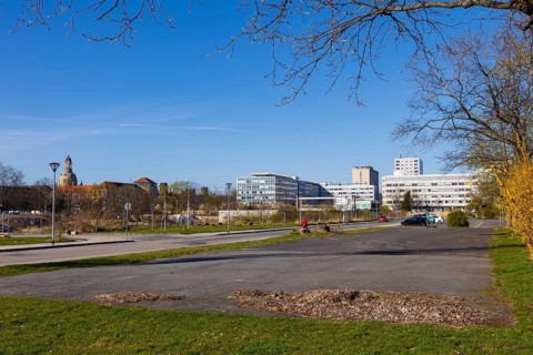 Construction sites of the Lingner area on the former Roboton site. The urban quarter Am Blüherpark