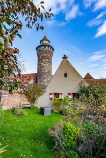 Merian Garden on the Kaiserburg, Sinwelt Tower behind, Old Town, Nuremberg, Middle Franconia,