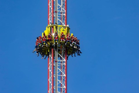 Freefall Extreme The world's largest mobile freefall tower will be in Dresden for the 2021 city