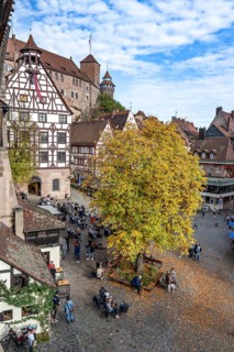 Square at the Tiergärtnertor with half-timbered houses, Pilatus House, at the Kaiserburg, in