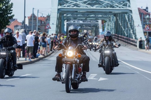 Harley Days Dresden, big ride through the city, here at the Elbe bridge Blaue Wunder