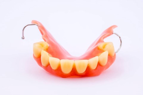 Removable denture of an upper jaw, denture, dental prosthesis, dentist