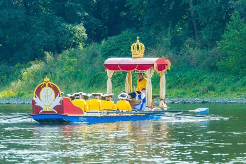 Pleasure gondolas in 1719 The 300th anniversary of the prince's wedding in 1719 was celebrated in