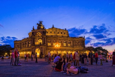 Richard Strauss Gala, broadcast from the Semperoper onto the Theaterplatz