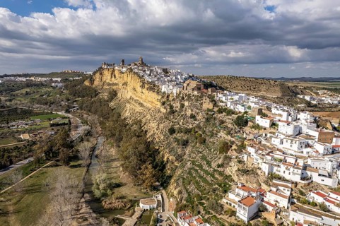 The white houses of Arcos de la Frontera seen from above, Andalusia, Spain, Europe