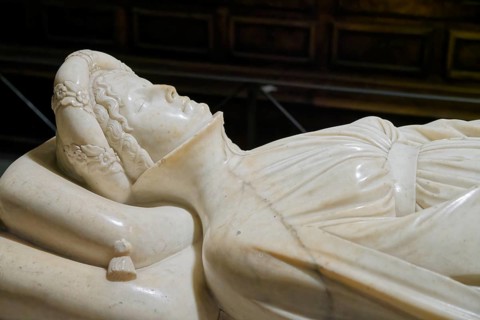 Detail, Tomb of Ilaria del Caretto, Monumento funebre a Ilaria del Carretto, sculptor Jacopo della