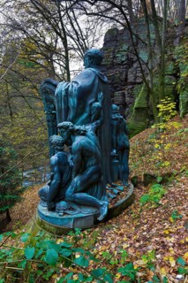 Richard Wagner monument in Liebethaler Grund