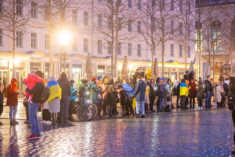 On the first anniversary of the Russian invasion of Ukraine, a large solidarity rally of Dresdeners