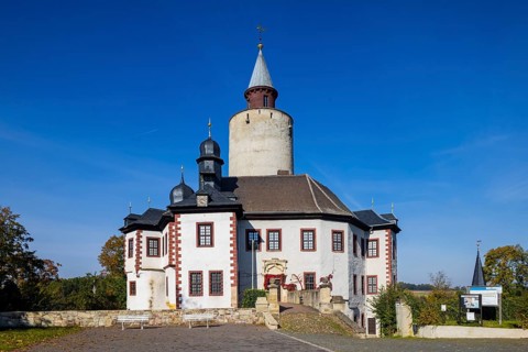 Posterstein Castle, which is over 800 years old, is located in the border triangle of Thuringia,