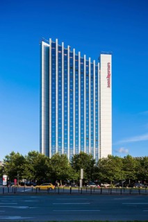 Chemnitz's tallest building, at 93 m, is the Hotel Kongress, now Mercure, in the city centre, built