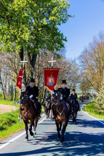Every year at Easter there are about 5 processions in Lusatia, each with about 200 riders. The