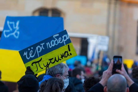 In Dresden, about 3, 000 people gathered on Neumarkt in front of the Church of Our Lady. On posters