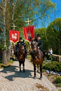 Every year at Easter there are about 5 processions in Lusatia, each with about 200 riders. The
