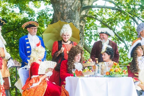 Pleasure gondolas in 1719 The 300th anniversary of the prince's wedding in 1719 was celebrated in