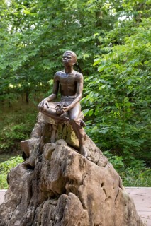 Diamond, Missouri, The Boy Carver statue, by sculptor Robert Amendola, at George Washington Carver