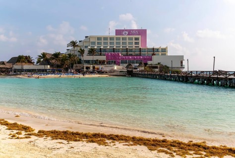 Coastal landscape view to Mia Reef Hotel, Isla Mujeres, Caribbean Coast, Cancun, Quintana Roo,