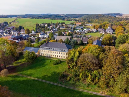 Leubnitz Castle is an unfortified residential castle built in 1794 in the district of Leubnitz in