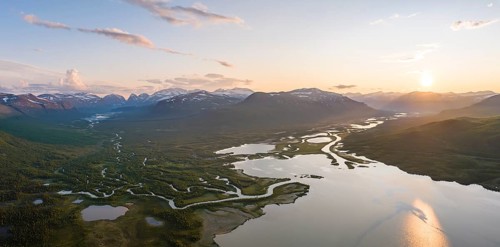 River delta of the two rivers Visttasjohka and Laddjujohka, Lake Paittasjärvi, Kebnekaise massif in