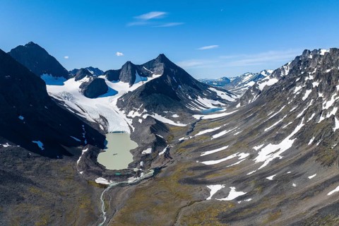 Kaskasavagge valley with Kaskapakte glacier and mountains, mountain Kaskasatjakka and Kuopertjakka,
