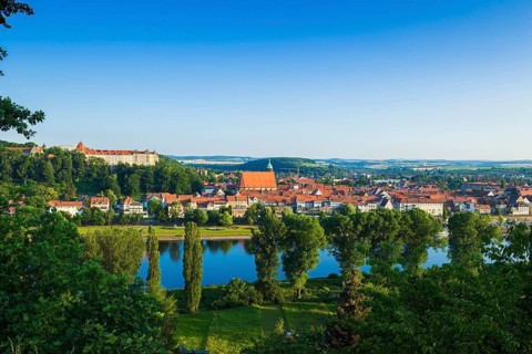 Pirna is a large district town and the administrative seat of the Sächsische Schweiz-Osterzgebirge