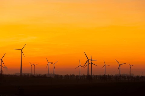 Date of commissioning: Only possible with the Premium version 12 wind turbines: Neg Micon NM64 1500